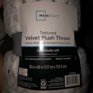 Throw blanket